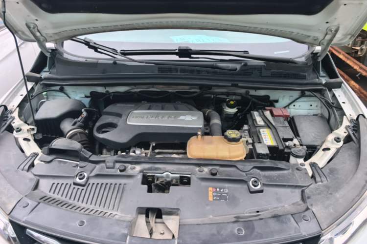 Used Chevrolet Trax 2018 330T Automatic Two-Wheel Drive Elite Model Engine Bay