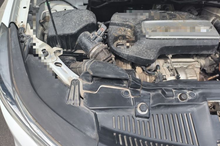Used Chevrolet Trax 2018 330T Automatic Two-Wheel Drive Elite Model Engine Bay Right