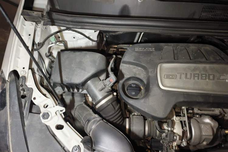 Used Chevrolet Trax 2018 330T Automatic Two-Wheel Drive Elite Model Engine Bay Right