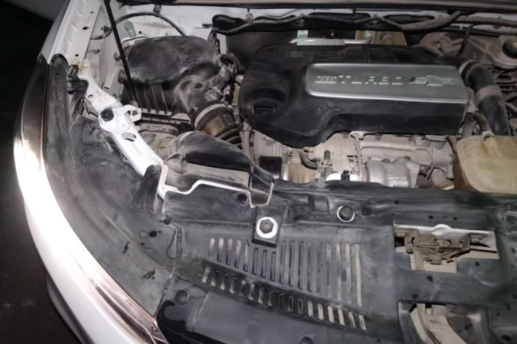 Used Chevrolet Trax 2018 330T Automatic Two-Wheel Drive Elite Model Engine Bay Right