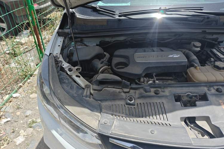 Used Chevrolet Trax 2018 330T Automatic Two-Wheel Drive Elite Model Engine Bay Right
