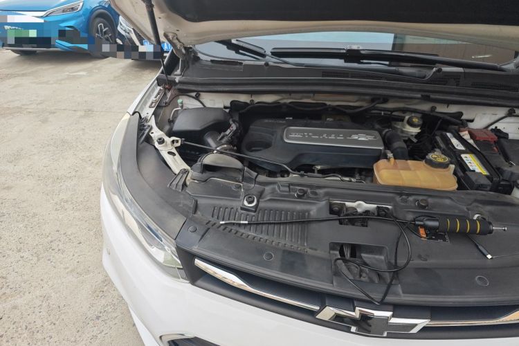 Used Chevrolet Trax 2018 330T Automatic Two-Wheel Drive Elite Model Engine Bay Right