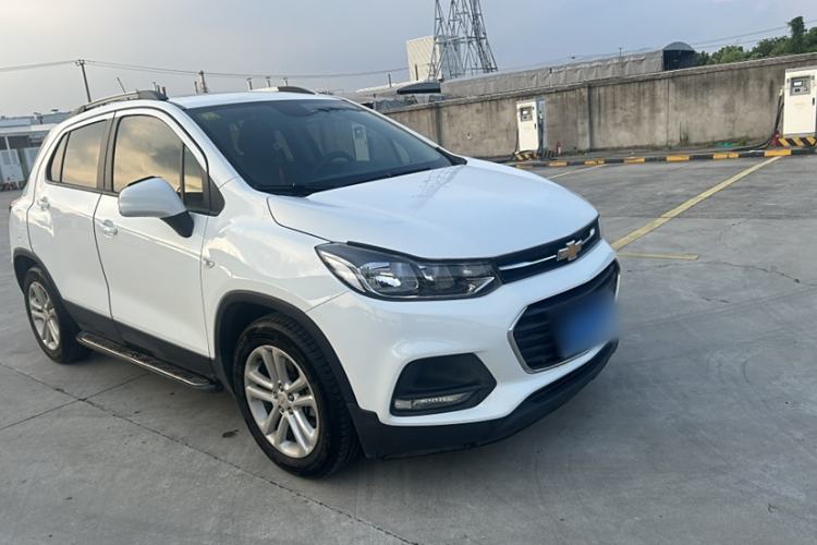 Used Chevrolet Trax 2018 330T Automatic Two-Wheel Drive Elite Model Exterior 2