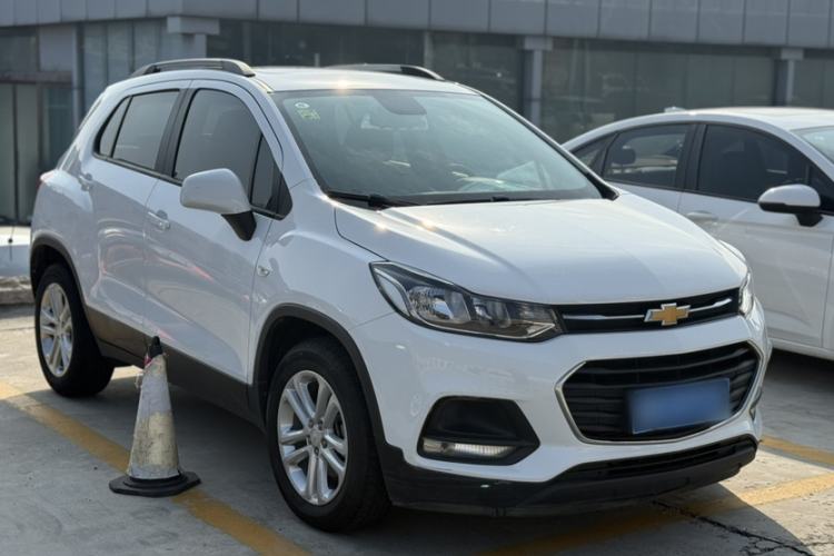 Used Chevrolet Trax 2018 330T Automatic Two-Wheel Drive Elite Model Exterior 2