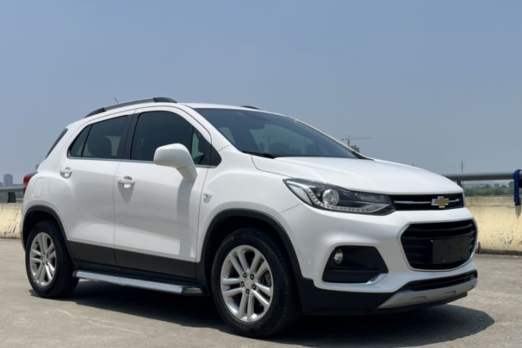 Used Chevrolet Trax 2018 330T Automatic Two-Wheel Drive Luxury Model Exterior 2