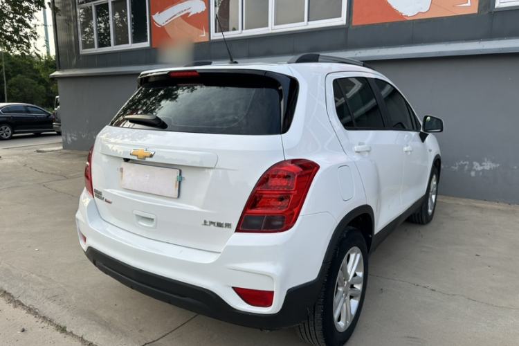 Used Chevrolet Trax 2018 330T Automatic Two-Wheel Drive Elite Model Exterior 2