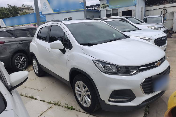 Used Chevrolet Trax 2018 330T Manual Transmission Two-Wheel Drive Comfort Version Exterior 2