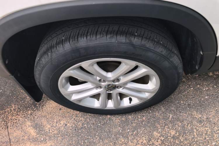 Used Chevrolet Trax 2018 330T Automatic Two-Wheel Drive Elite Model Exterior 2