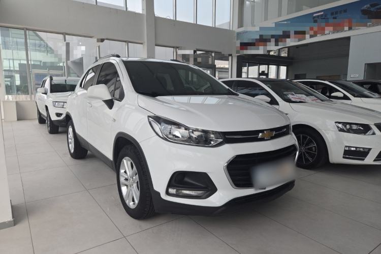 Used Chevrolet Trax 2018 330T Automatic Two-Wheel Drive Elite Model Exterior 2