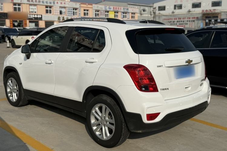 Used Chevrolet Trax 2018 330T Automatic Two-Wheel Drive Elite Model Exterior 3