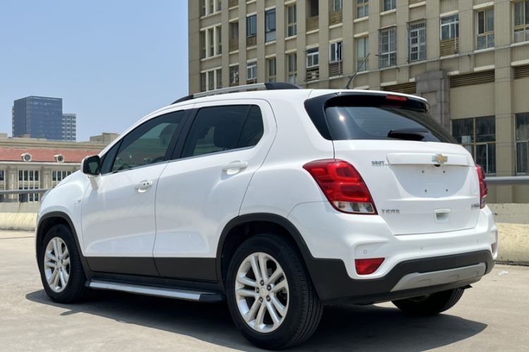 Used Chevrolet Trax 2018 330T Automatic Two-Wheel Drive Luxury Model Exterior 3