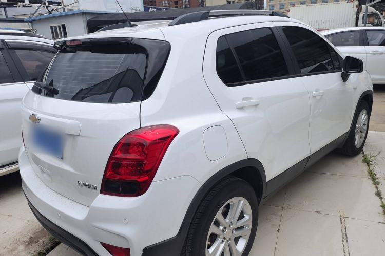 Used Chevrolet Trax 2018 330T Manual Transmission Two-Wheel Drive Comfort Version Exterior 3