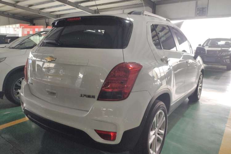Used Chevrolet Trax 2018 330T Manual Transmission Two-Wheel Drive Comfort Version Exterior 3