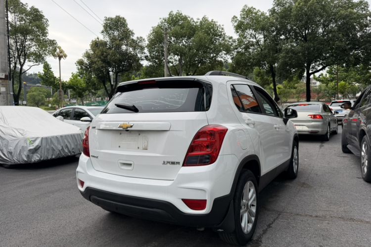 Used Chevrolet Trax 2018 330T Automatic Two-Wheel Drive Elite Model Exterior 4
