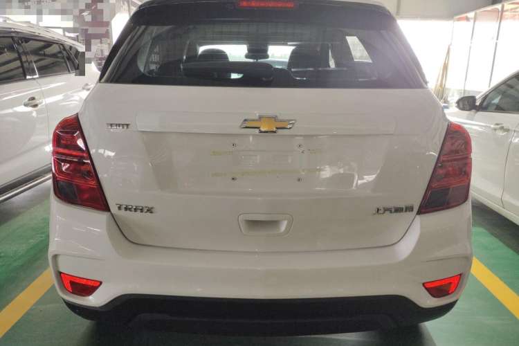 Used Chevrolet Trax 2018 330T Manual Transmission Two-Wheel Drive Comfort Version Exterior 4