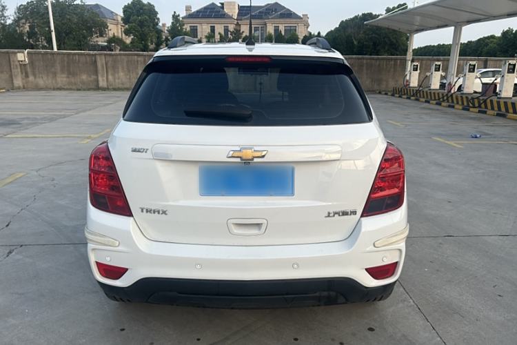 Used Chevrolet Trax 2018 330T Automatic Two-Wheel Drive Elite Model Exterior 5