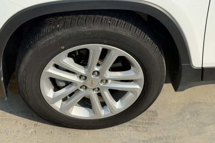 Used Chevrolet Trax 2018 330T Automatic Two-Wheel Drive Elite Model Exterior 5