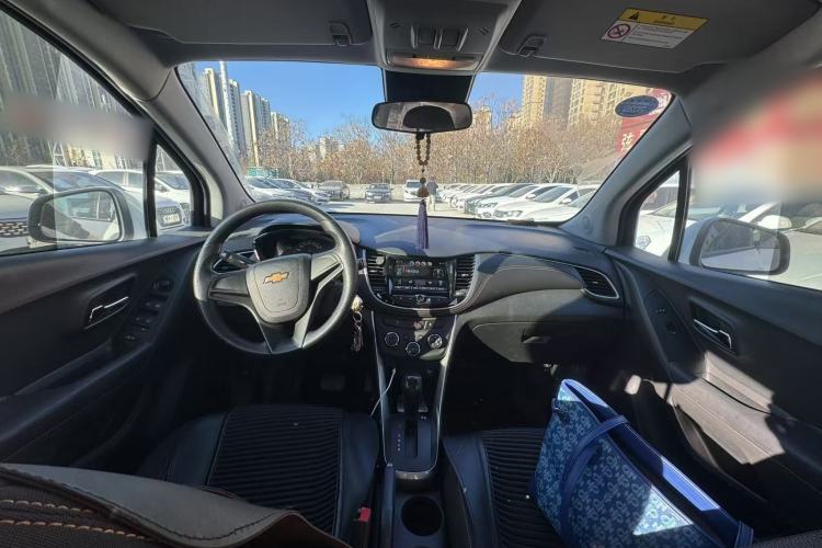 Used Chevrolet Trax 2018 330T Automatic Two-Wheel Drive Elite Model Exterior 5