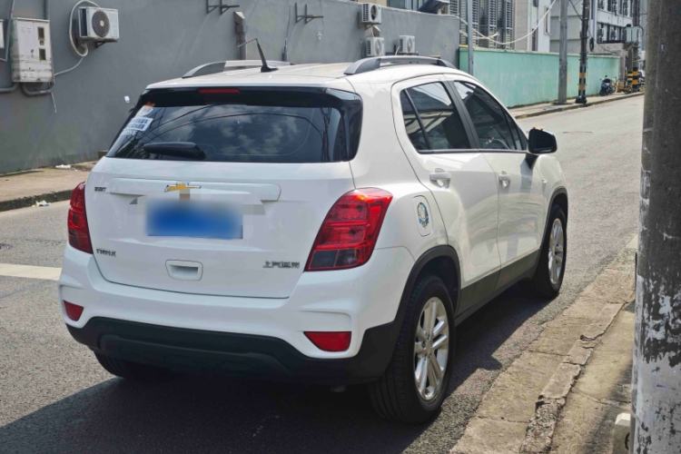 Used Chevrolet Trax 2018 330T Automatic Two-Wheel Drive Elite Model Exterior 5