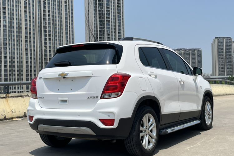 Used Chevrolet Trax 2018 330T Automatic Two-Wheel Drive Luxury Model Exterior 5