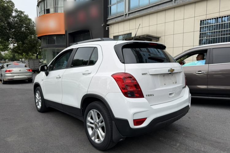 Used Chevrolet Trax 2018 330T Automatic Two-Wheel Drive Elite Model Exterior 5