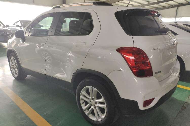 Used Chevrolet Trax 2018 330T Manual Transmission Two-Wheel Drive Comfort Version Exterior 5