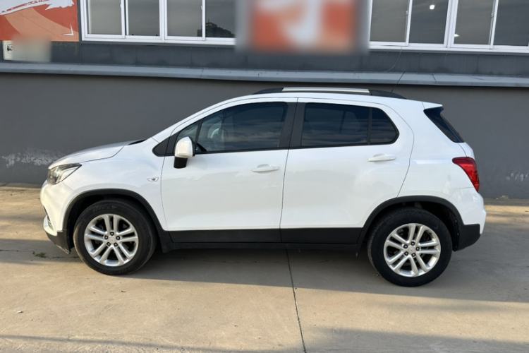 Used Chevrolet Trax 2018 330T Automatic Two-Wheel Drive Elite Model Exterior 6