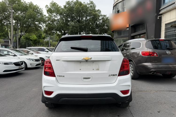 Used Chevrolet Trax 2018 330T Automatic Two-Wheel Drive Elite Model Exterior 8