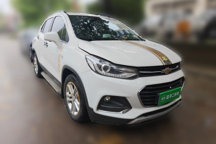 Used Chevrolet Trax 2018 330T Automatic Two-Wheel Drive Luxury Model Front Right 45 Deg