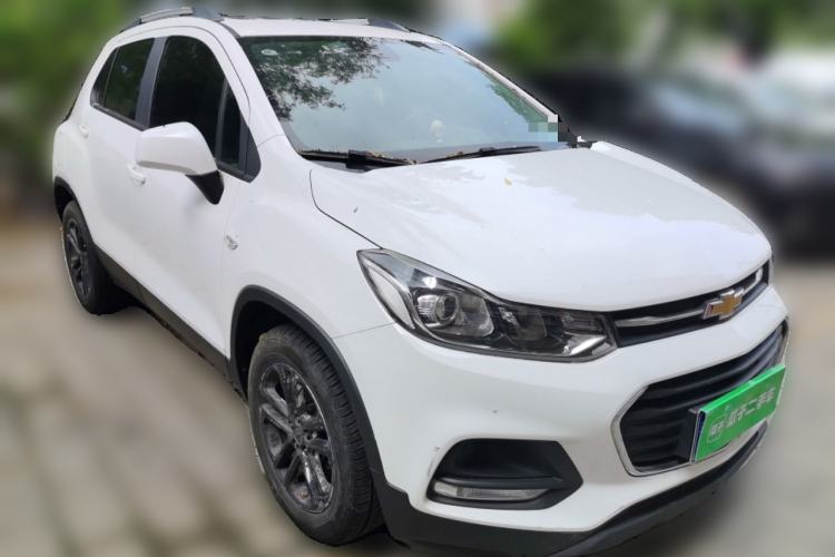 Used Chevrolet Trax 2018 330T Manual Transmission Two-Wheel Drive Comfort Version Front Right 45 Deg