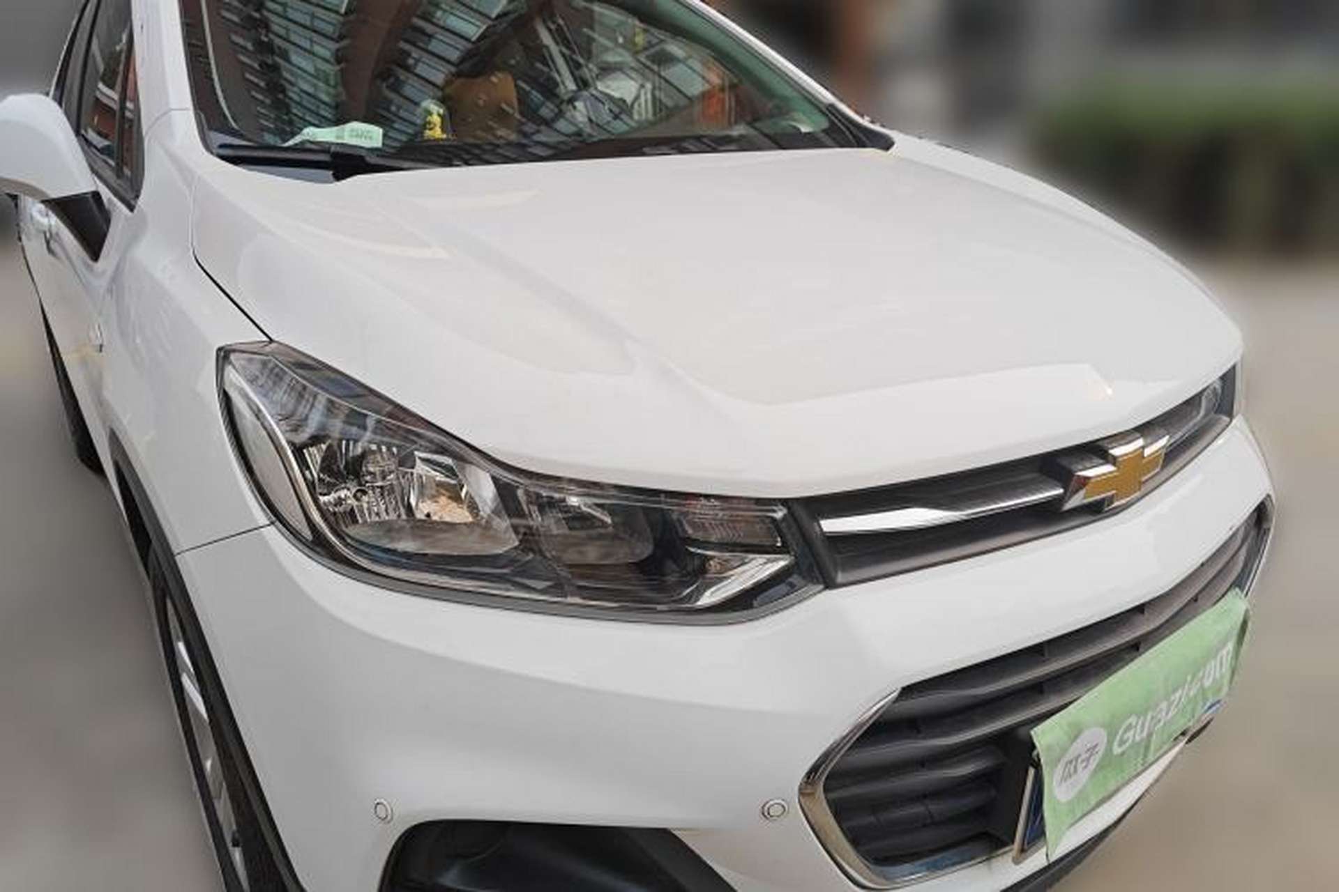 Used Chevrolet Trax 2018 330T Automatic Two-Wheel Drive Elite Model Front Right 45 Deg