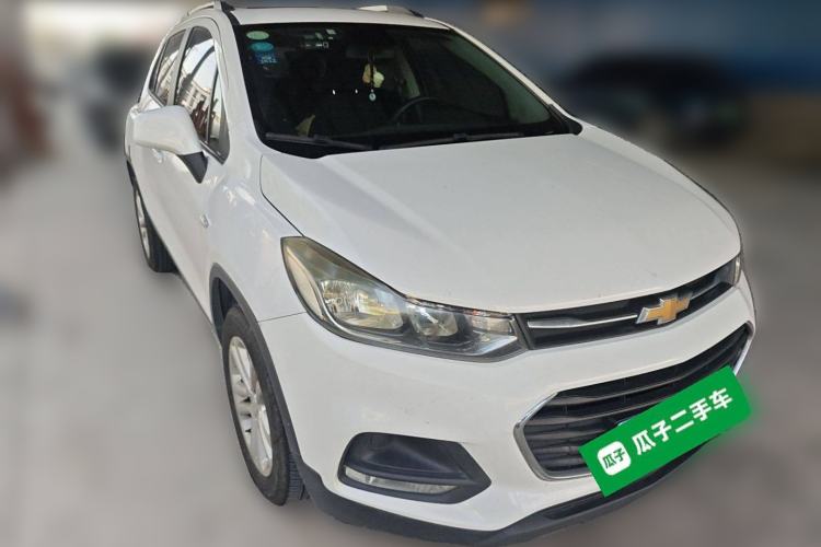 Used Chevrolet Trax 2018 330T Automatic Two-Wheel Drive Elite Model Front Right 45 Deg