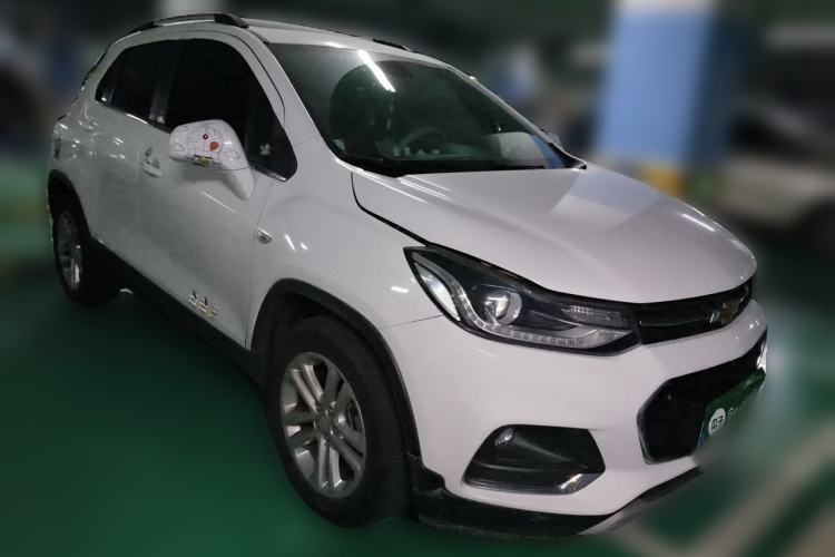 Used Chevrolet Trax 2018 330T Automatic Two-Wheel Drive Luxury Model Front Right 45 Deg