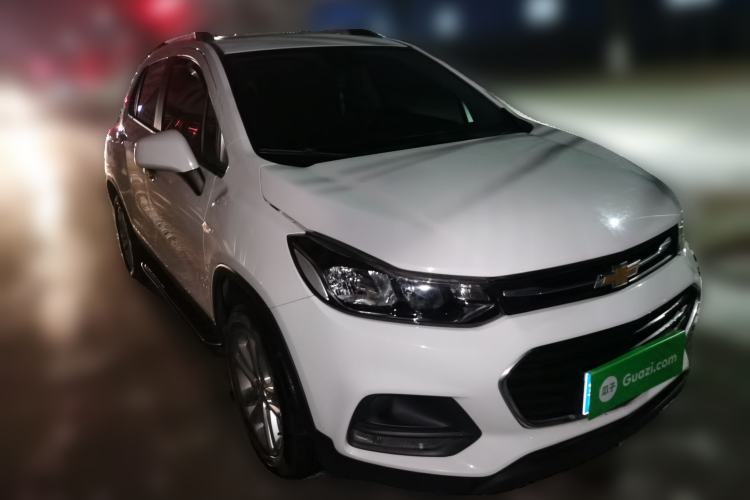 Used Chevrolet Trax 2018 330T Automatic Two-Wheel Drive Elite Model Front Right 45 Deg