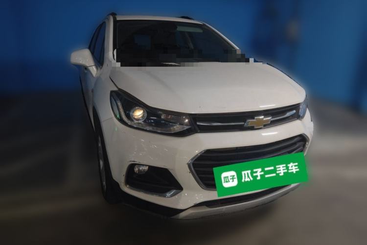 Used Chevrolet Trax 2018 330T Automatic Two-Wheel Drive Luxury Model Front Right 45 Deg