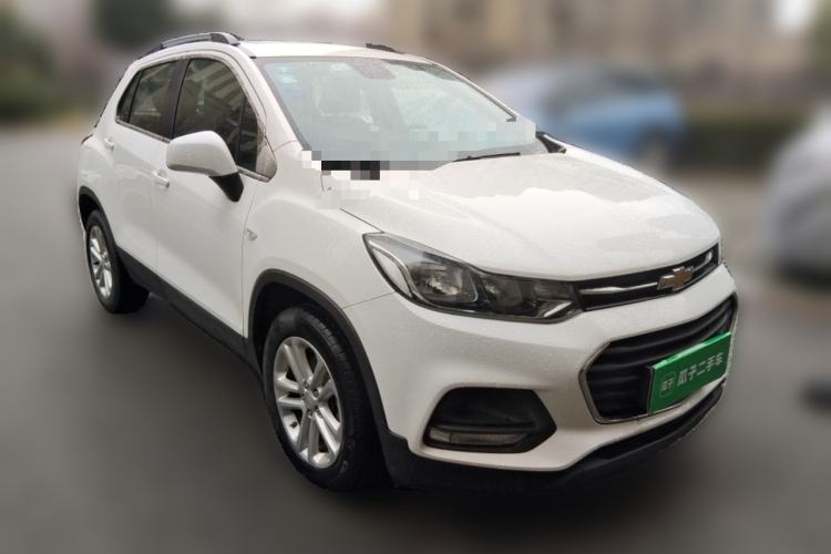 Used Chevrolet Trax 2018 330T Automatic Two-Wheel Drive Elite Model Front Right 45 Deg