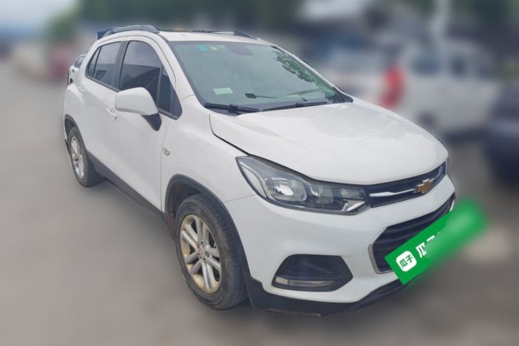 Used Chevrolet Trax 2018 330T Automatic Two-Wheel Drive Elite Model Front Right 45 Deg
