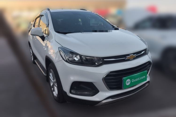 Used Chevrolet Trax 2018 330T Automatic Two-Wheel Drive Elite Model Front Right 45 Deg