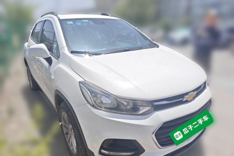 Used Chevrolet Trax 2018 330T Automatic Two-Wheel Drive Elite Model Front Right 45 Deg