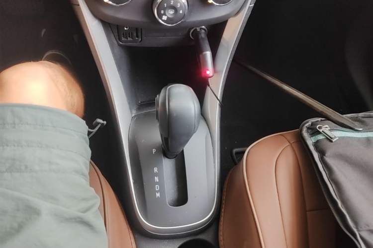 Used Chevrolet Trax 2018 330T Automatic Two-Wheel Drive Elite Model Gear Lever