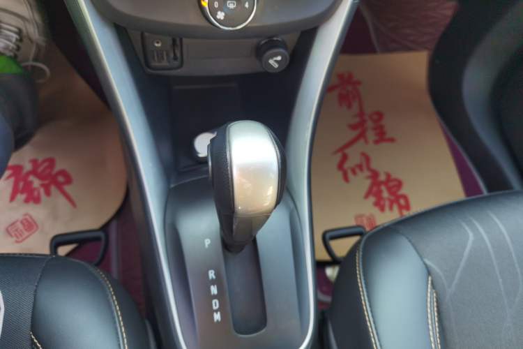 Used Chevrolet Trax 2018 330T Automatic Two-Wheel Drive Luxury Model Gear Lever