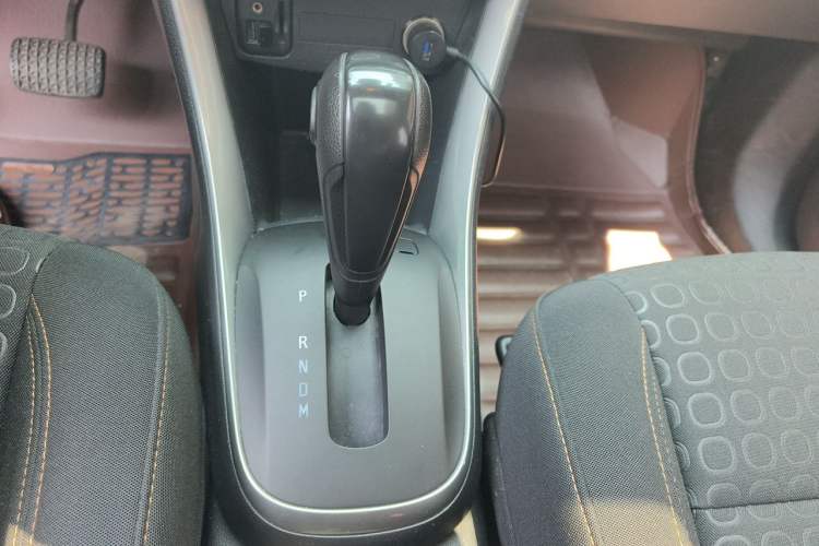 Used Chevrolet Trax 2018 330T Automatic Two-Wheel Drive Elite Model Gear Lever