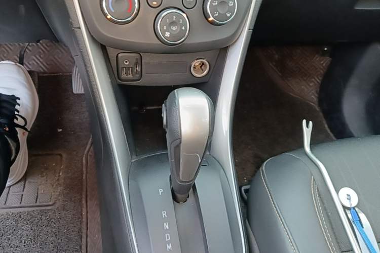 Used Chevrolet Trax 2018 330T Automatic Two-Wheel Drive Luxury Model Gear Lever