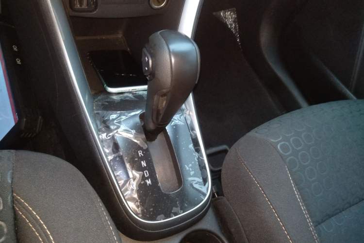 Used Chevrolet Trax 2018 330T Automatic Two-Wheel Drive Elite Model Gear Lever