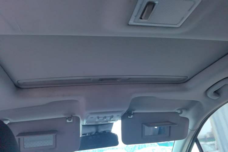 Used Chevrolet Trax 2018 330T Automatic Two-Wheel Drive Elite Model Headliner