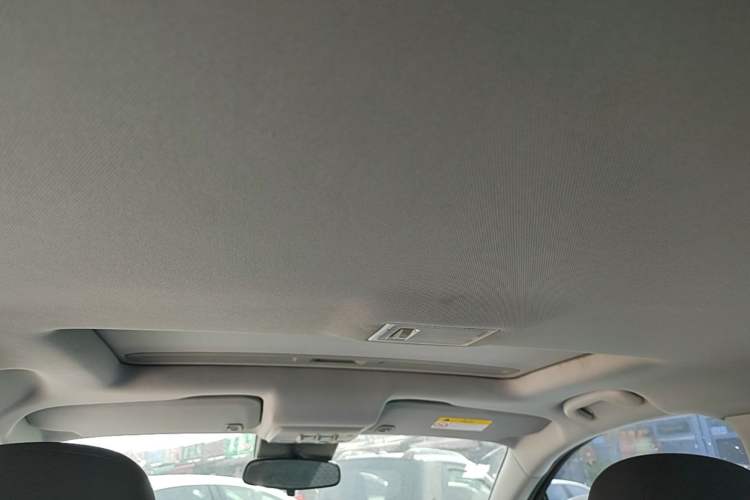 Used Chevrolet Trax 2018 330T Automatic Two-Wheel Drive Elite Model Headliner