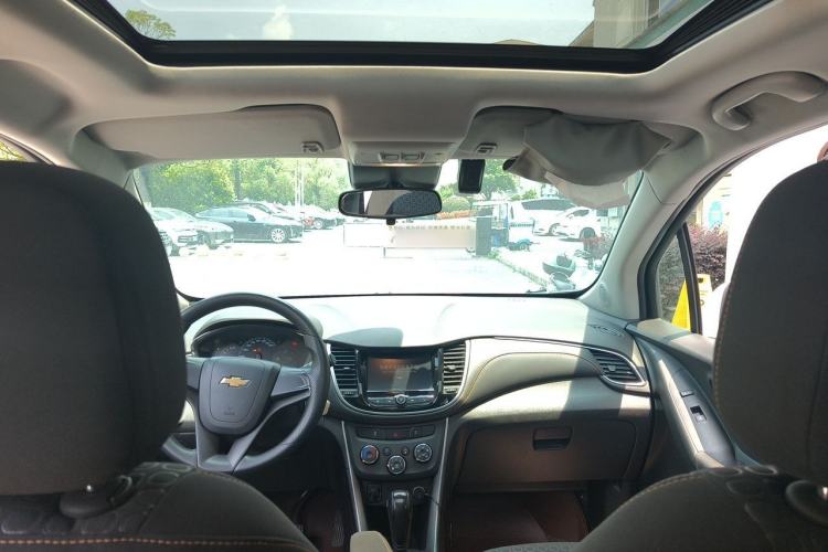 Used Chevrolet Trax 2018 330T Automatic Two-Wheel Drive Elite Model Headliner