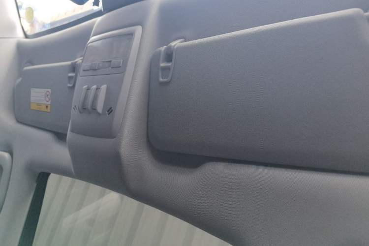 Used Chevrolet Trax 2018 330T Automatic Two-Wheel Drive Elite Model Headliner