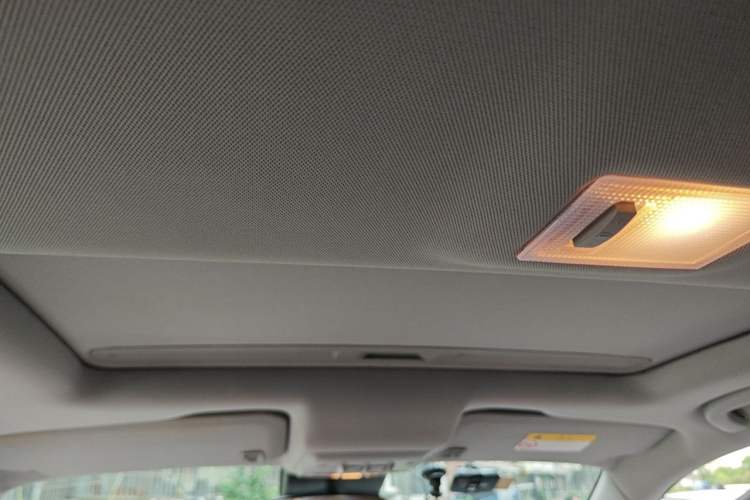 Used Chevrolet Trax 2018 330T Automatic Two-Wheel Drive Elite Model Headliner