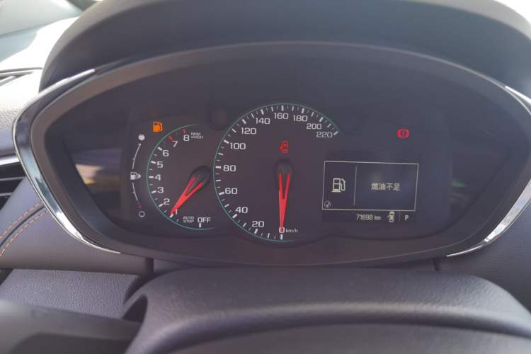 Used Chevrolet Trax 2018 330T Automatic Two-Wheel Drive Luxury Model Instrument Cluster